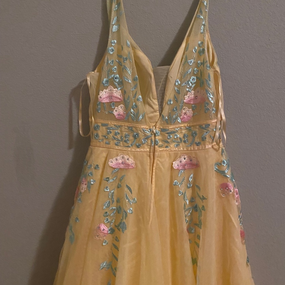 Yellow Sleeveless Floral embroidered V neck Junior Prom Dress